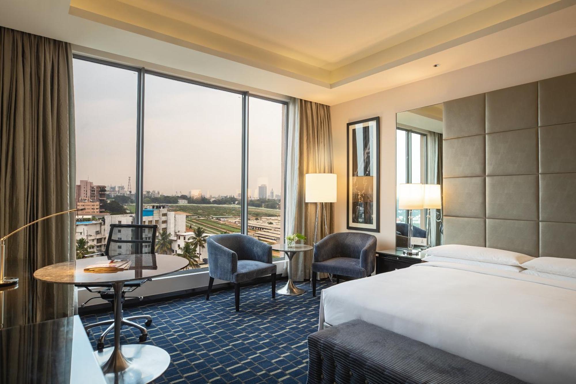 Renaissance Bengaluru Race Course Hotel Екстериор снимка