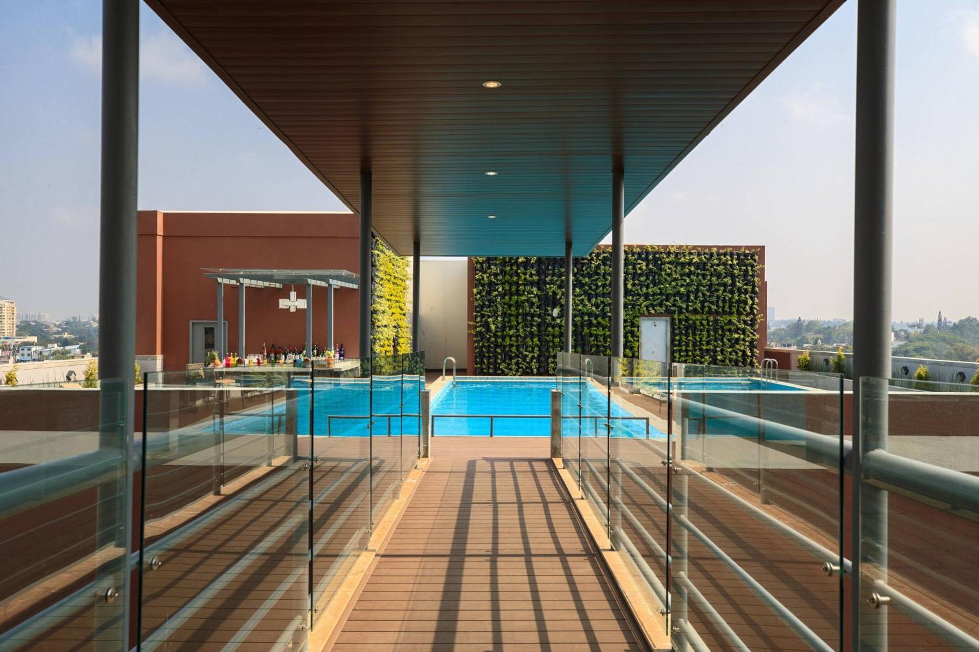 Renaissance Bengaluru Race Course Hotel Екстериор снимка