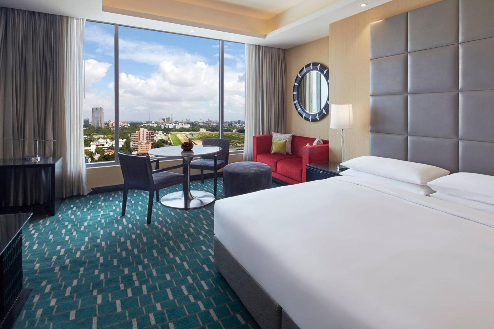 Renaissance Bengaluru Race Course Hotel Екстериор снимка