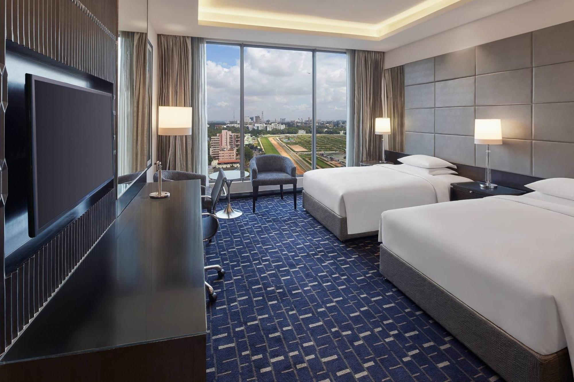 Renaissance Bengaluru Race Course Hotel Екстериор снимка