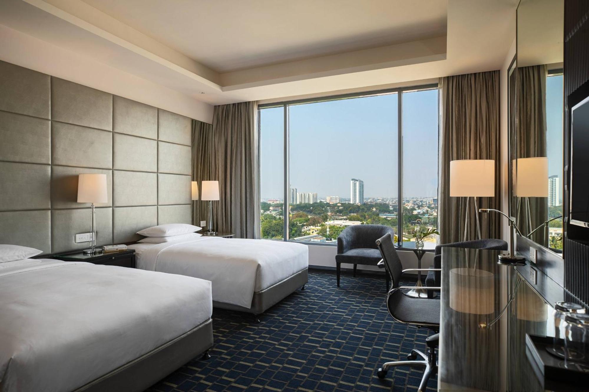 Renaissance Bengaluru Race Course Hotel Екстериор снимка